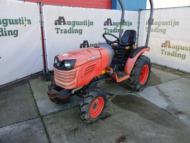 Kubota B 2420 - Minitraktor: bild 1 Kubota B 2420 - Minitraktor: bild 1