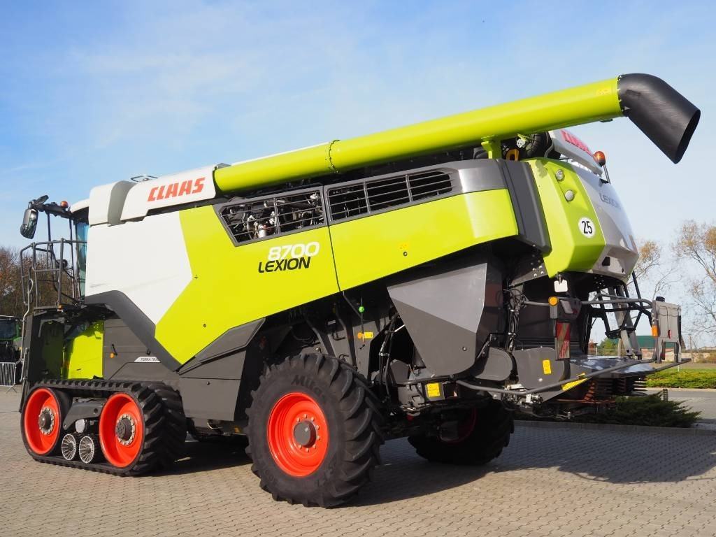 Claas Lexion 8700TT + V1080 2-stage threshing drum drive - Skördetröska: bild 2 Claas Lexion 8700TT + V1080 2-stage threshing drum drive - Skördetröska: bild 2