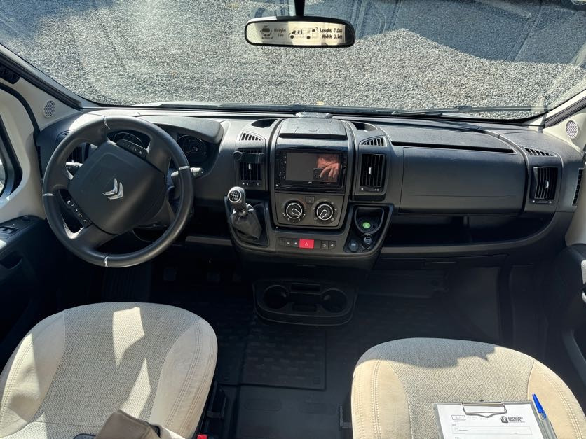 CARADO T447 PRO+ , camera, radio, awning, bike holder, LPG, ALU - Halvintegrerad husbil: bild 5 CARADO T447 PRO+ , camera, radio, awning, bike holder, LPG, ALU - Halvintegrerad husbil: bild 5