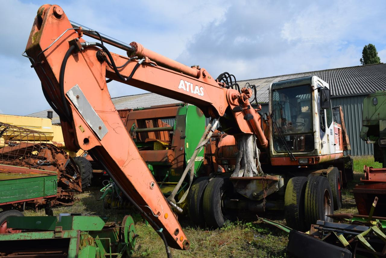 Atlas 1404 M - Grävmaskin på däck: bild 1 Atlas 1404 M - Grävmaskin på däck: bild 1