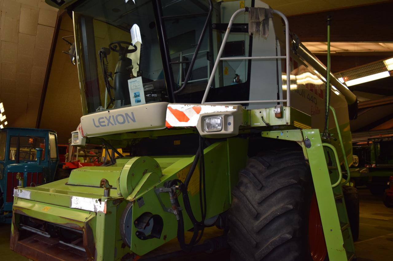 CLAAS Lexion 440 Evolution - Skördetröska: bild 2 CLAAS Lexion 440 Evolution - Skördetröska: bild 2