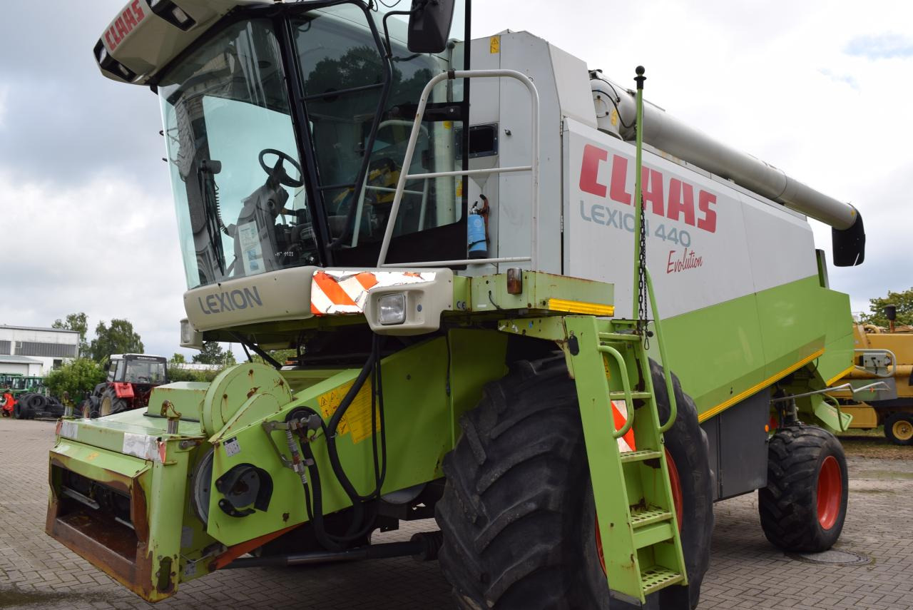 CLAAS Lexion 440 Evolution - Skördetröska: bild 2 CLAAS Lexion 440 Evolution - Skördetröska: bild 2