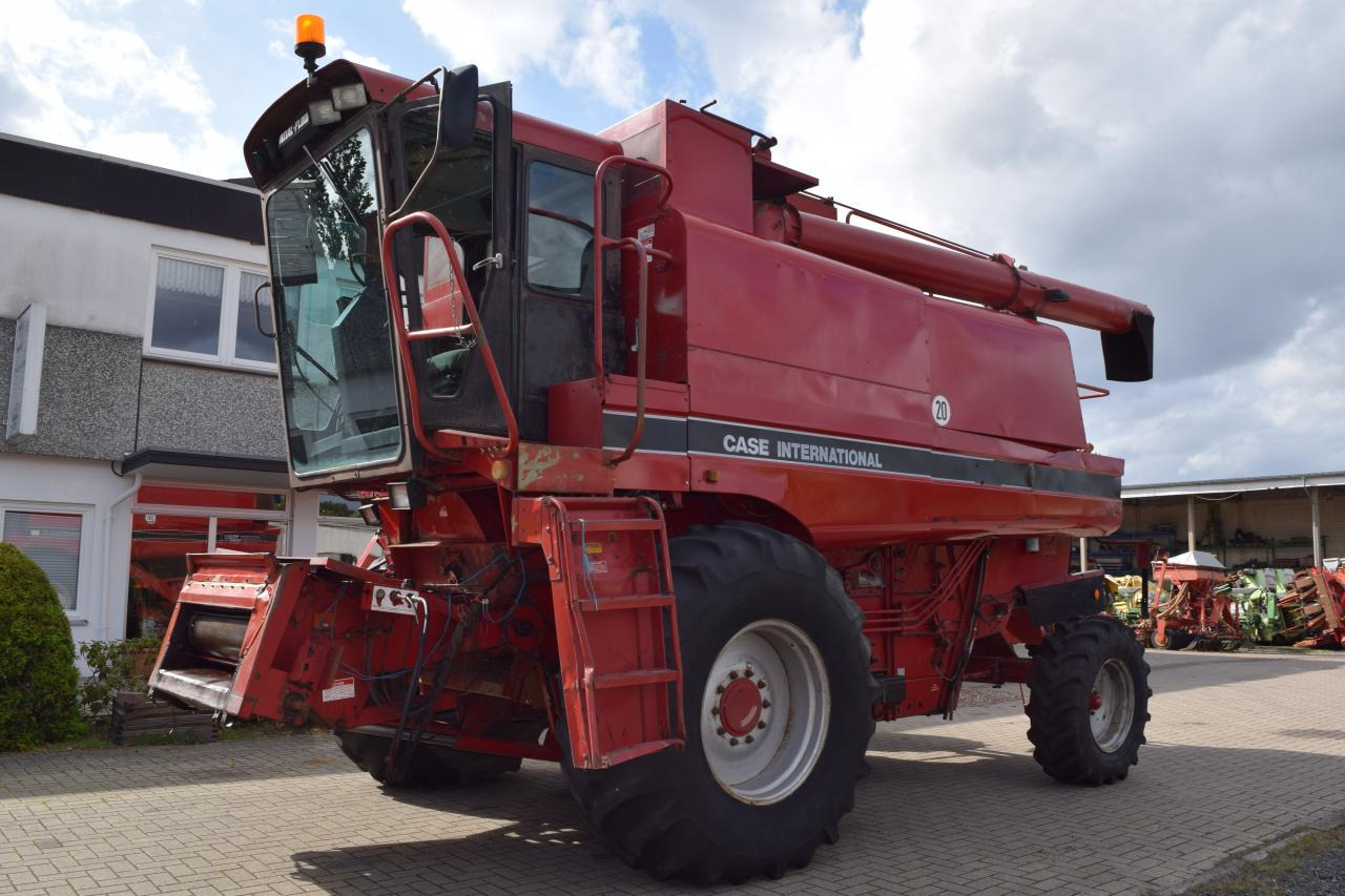 Case-IH 1680 Axial - Skördetröska: bild 1 Case-IH 1680 Axial - Skördetröska: bild 1