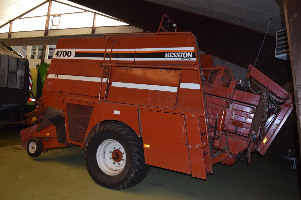 Fiat Hesston 4700 - Fyrkantspress: bild 3 Fiat Hesston 4700 - Fyrkantspress: bild 3