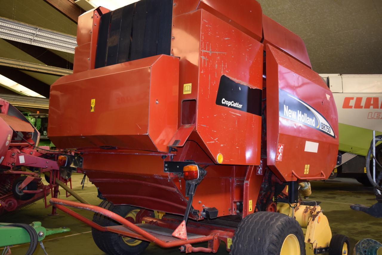 New Holland BR 750 CropCutter - Rundbalspress: bild 3 New Holland BR 750 CropCutter - Rundbalspress: bild 3
