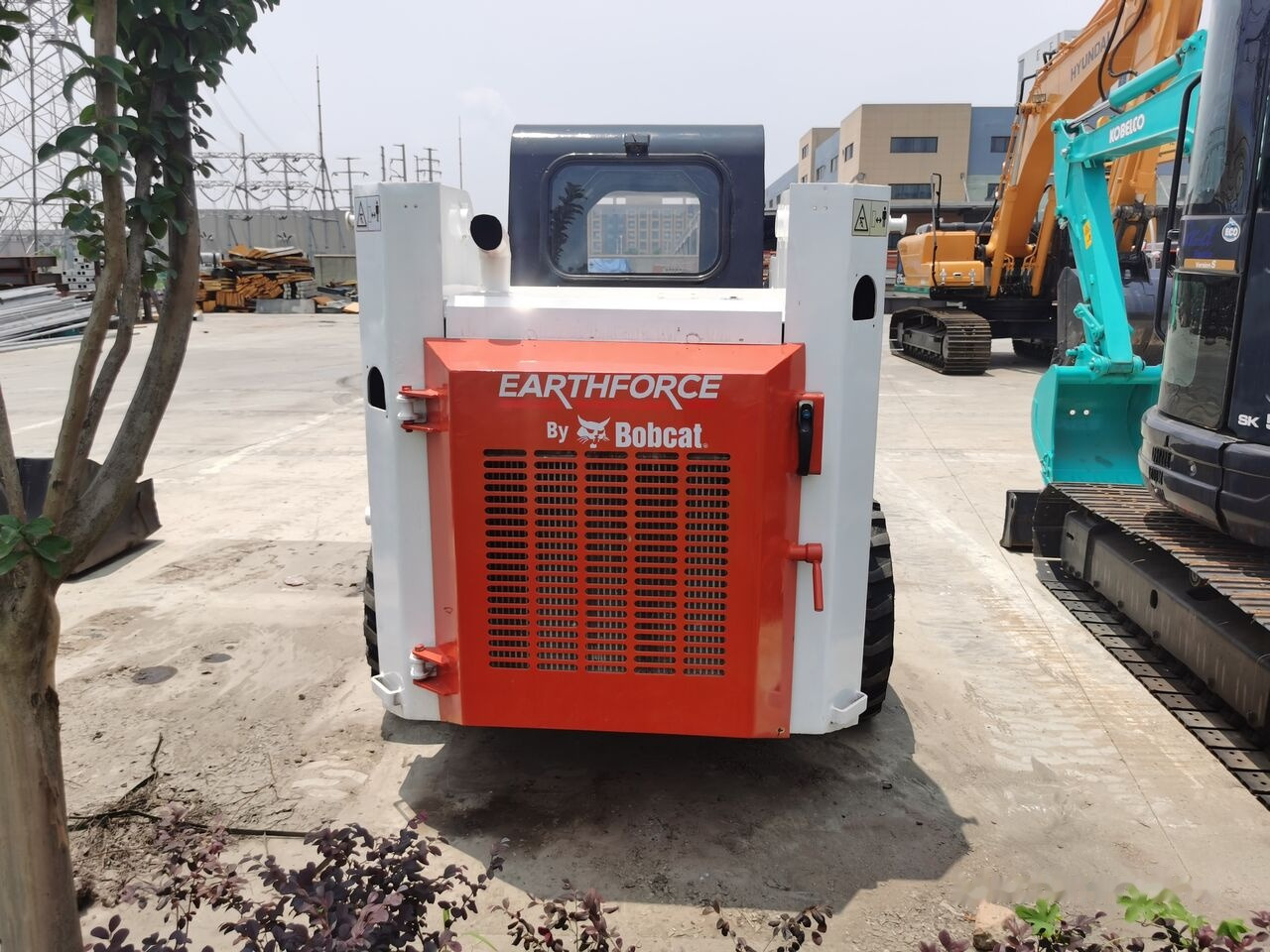 Bobcat S130 - Kompaktlastare/ Slirstyrda lastare: bild 5 Bobcat S130 - Kompaktlastare/ Slirstyrda lastare: bild 5