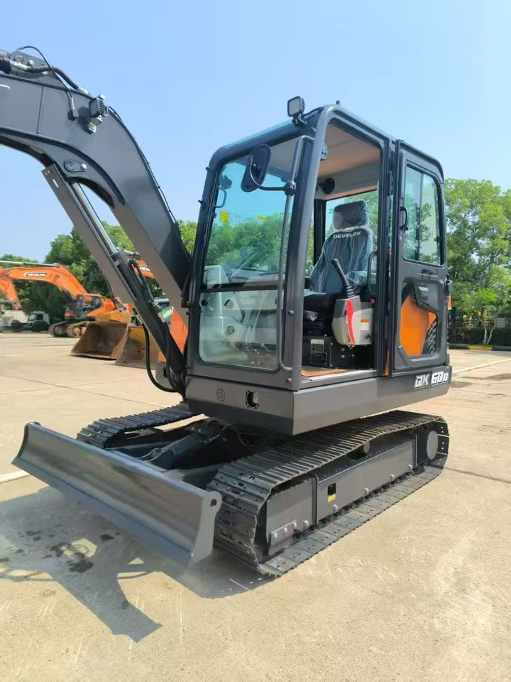 DOOSAN DX60D - Minigrävmaskin: bild 2 DOOSAN DX60D - Minigrävmaskin: bild 2