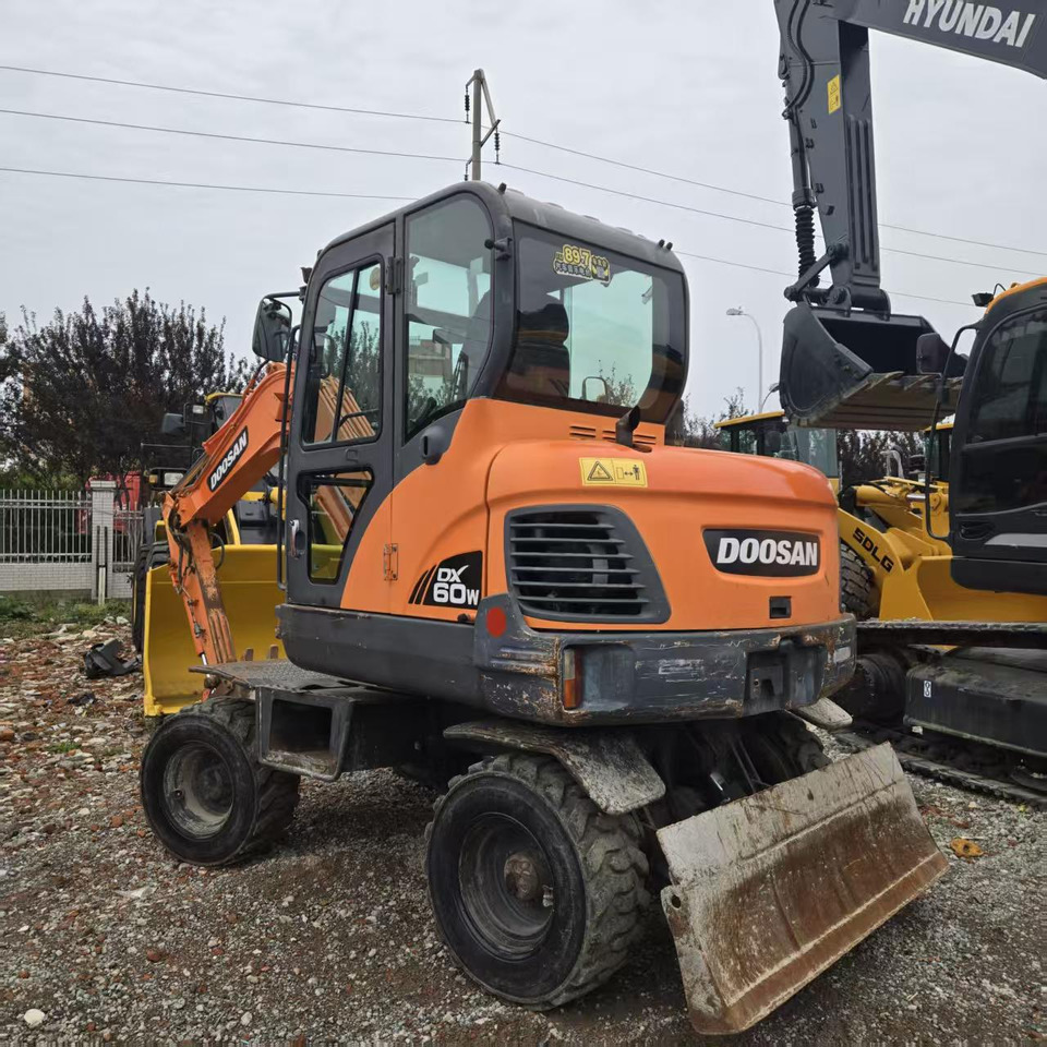 DOOSAN DX60W - Grävmaskin på däck: bild 5 DOOSAN DX60W - Grävmaskin på däck: bild 5