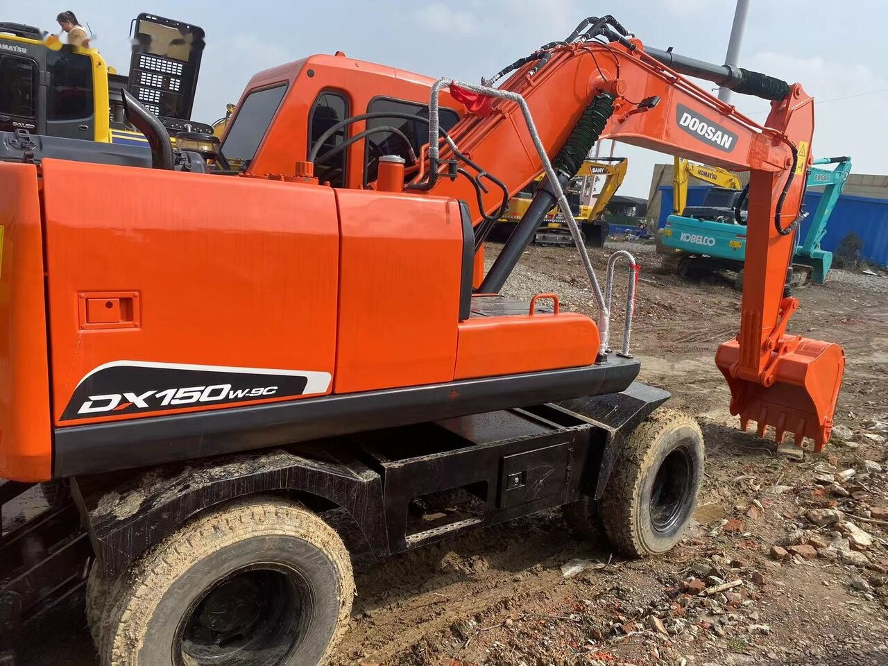 Doosan DX150W - Grävmaskin på däck: bild 5 Doosan DX150W - Grävmaskin på däck: bild 5