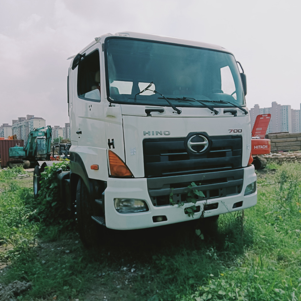 HINO 700 - Dragbil: bild 3 HINO 700 - Dragbil: bild 3