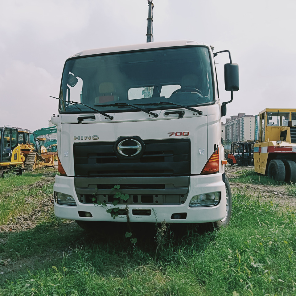 HINO 700 - Dragbil: bild 2 HINO 700 - Dragbil: bild 2