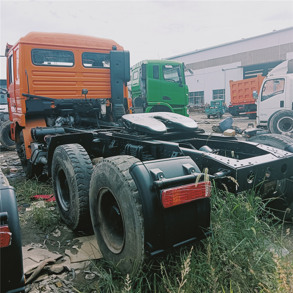 SHACMAN F3000 trailer head - Dragbil: bild 2 SHACMAN F3000 trailer head - Dragbil: bild 2