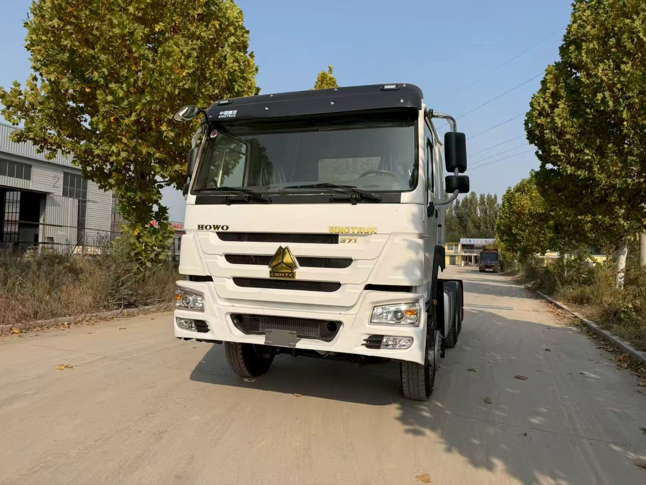 SINOTRUK HOWO tractor - Dragbil: bild 2 SINOTRUK HOWO tractor - Dragbil: bild 2