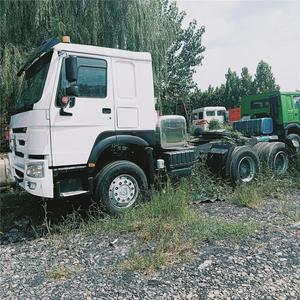 SINOTRUK HOWO trailer head - Dragbil: bild 2 SINOTRUK HOWO trailer head - Dragbil: bild 2