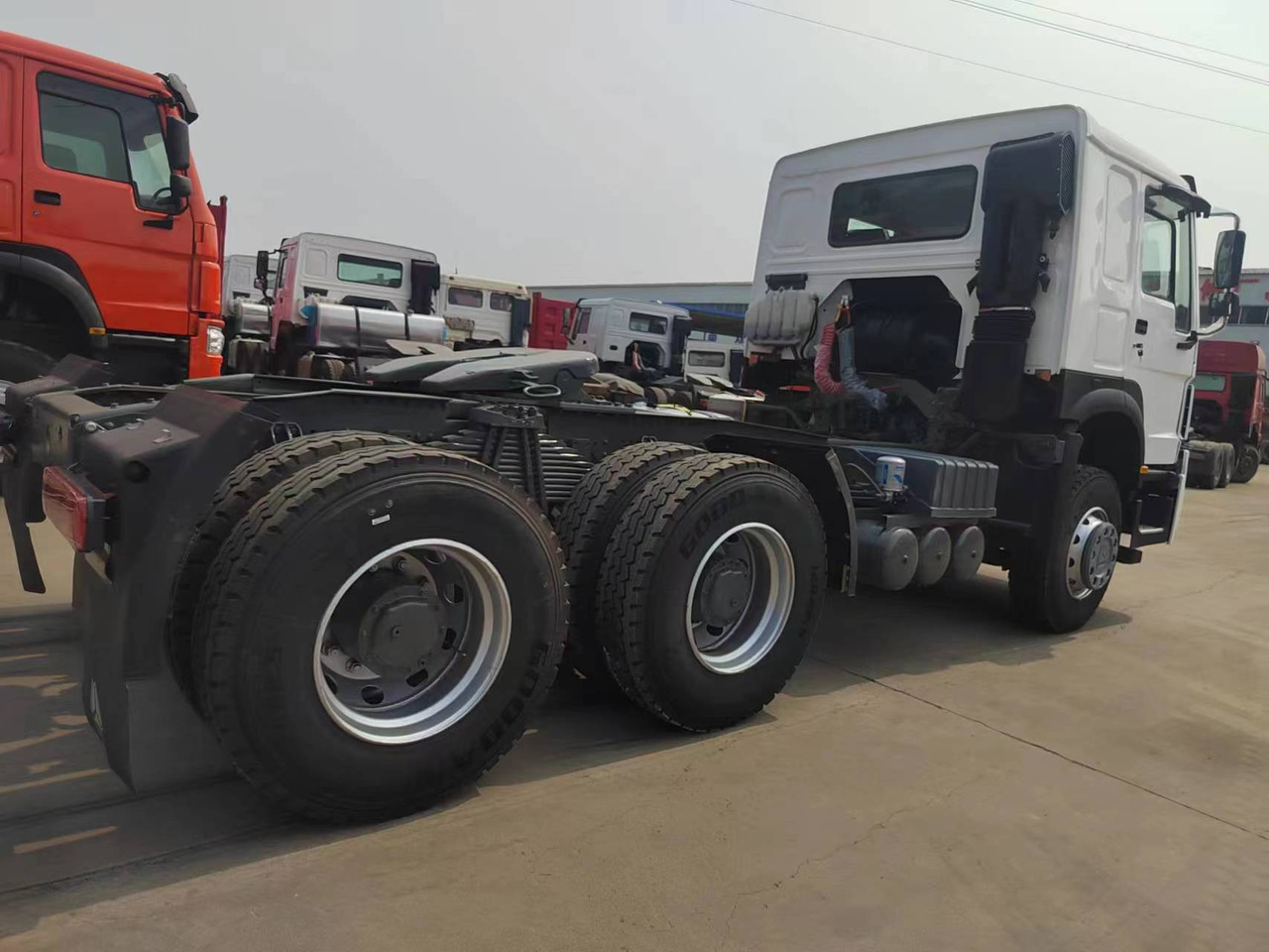 SINOTRUK HOWO trailer head - Dragbil: bild 4 SINOTRUK HOWO trailer head - Dragbil: bild 4