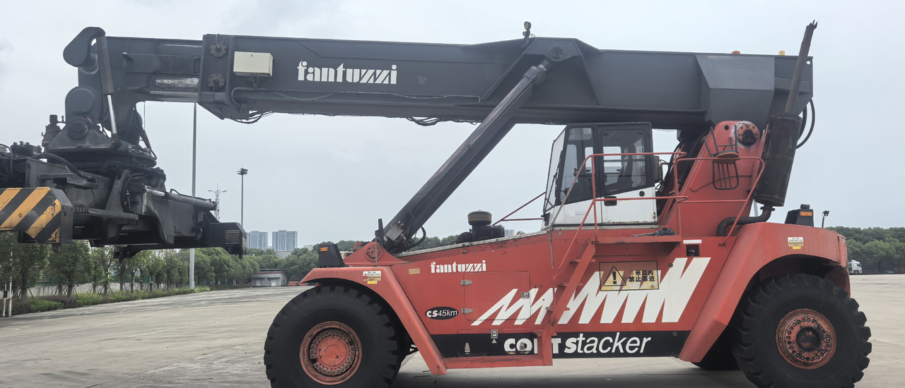 FANTUZZI CS45KM reach stacker - Reachstacker: bild 1 FANTUZZI CS45KM reach stacker - Reachstacker: bild 1