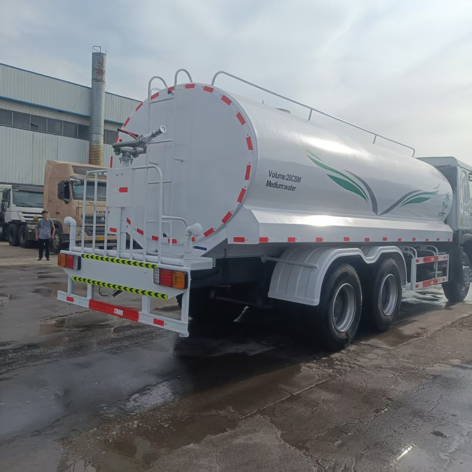 HOWO 20m³ sprinkler truck - Tankbil: bild 2 HOWO 20m³ sprinkler truck - Tankbil: bild 2