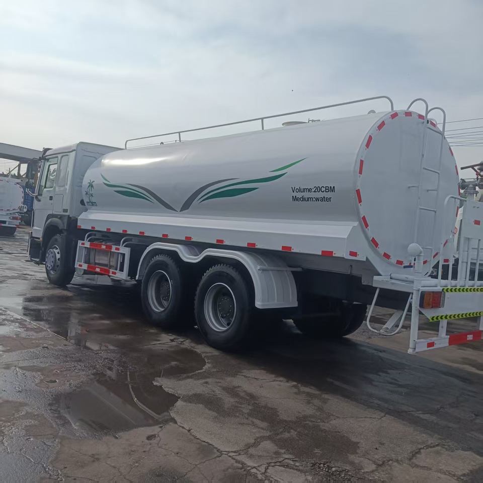 HOWO 20m³ sprinkler truck - Tankbil: bild 1 HOWO 20m³ sprinkler truck - Tankbil: bild 1