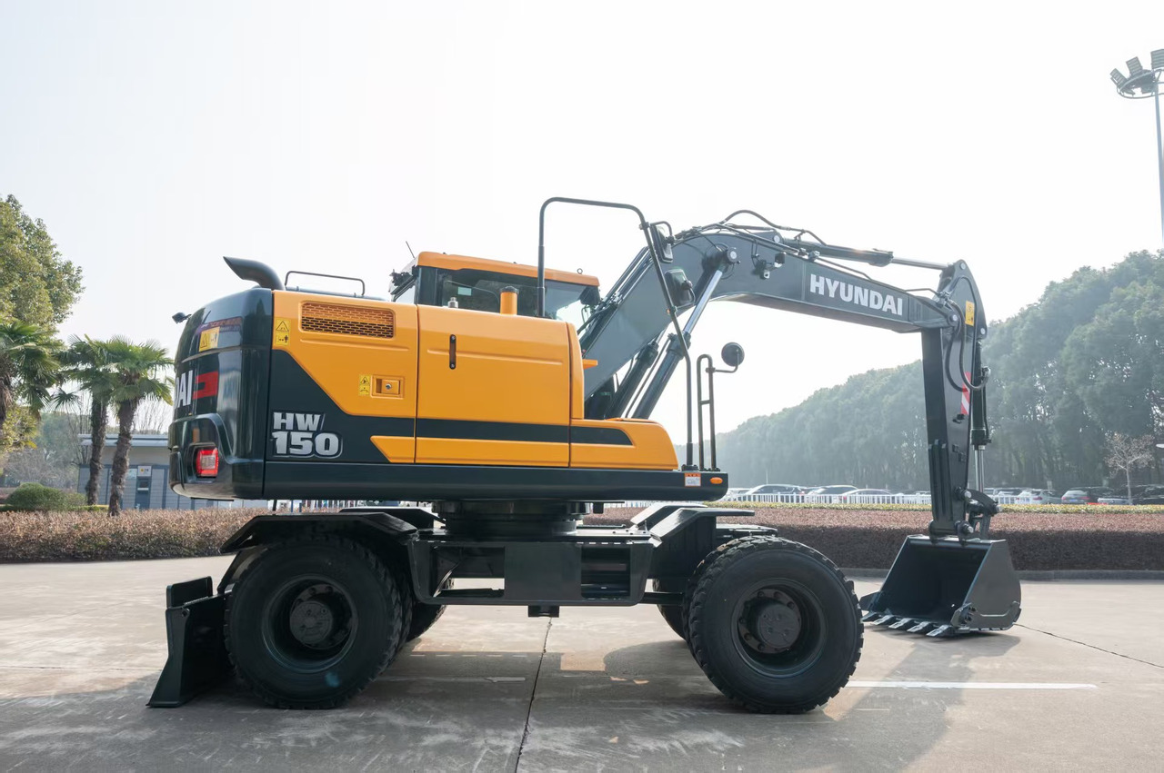 HYUNDAI HW150 - Grävmaskin på däck: bild 4 HYUNDAI HW150 - Grävmaskin på däck: bild 4