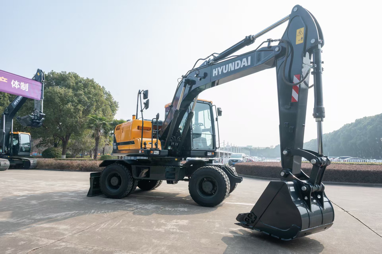 HYUNDAI HW150 - Grävmaskin på däck: bild 5 HYUNDAI HW150 - Grävmaskin på däck: bild 5