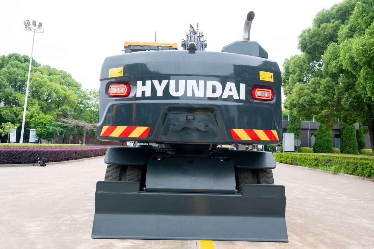 HYUNDAI HW155 - Grävmaskin på däck: bild 2 HYUNDAI HW155 - Grävmaskin på däck: bild 2