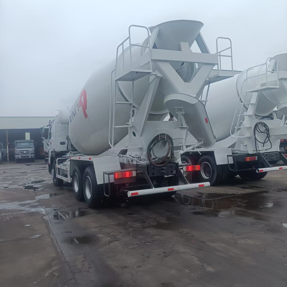 SINOTRUK HOWO - Lastbil: bild 2 SINOTRUK HOWO - Lastbil: bild 2