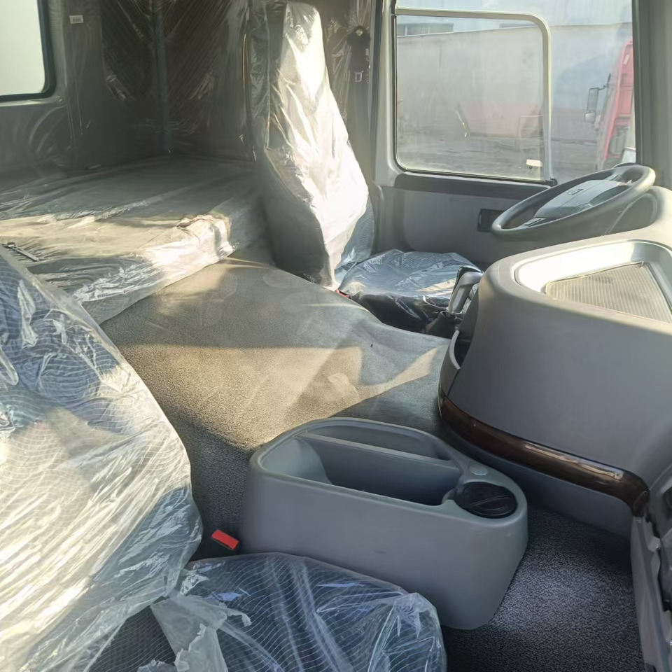 SINOTRUK Howo 25 Cubic Meter Tank Truck - Lastbil: bild 4 SINOTRUK Howo 25 Cubic Meter Tank Truck - Lastbil: bild 4