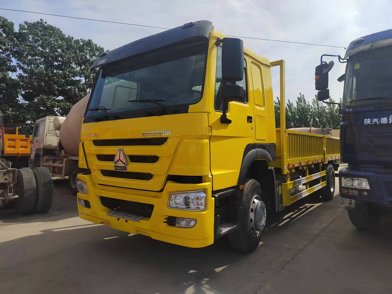 SINOTRUK HOWO 4x2 cargo truck - Tippbil lastbil: bild 3 SINOTRUK HOWO 4x2 cargo truck - Tippbil lastbil: bild 3