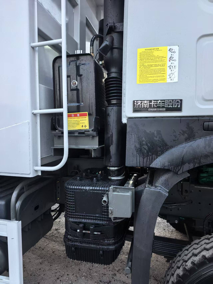 SINOTRUK HOWO 6x4 - Tippbil lastbil: bild 5 SINOTRUK HOWO 6x4 - Tippbil lastbil: bild 5