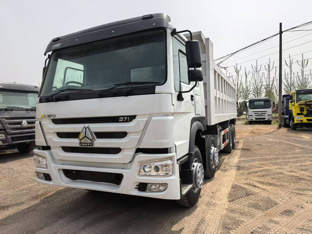 SINOTRUK HOWO 8x4 - Tippbil lastbil: bild 1 SINOTRUK HOWO 8x4 - Tippbil lastbil: bild 1