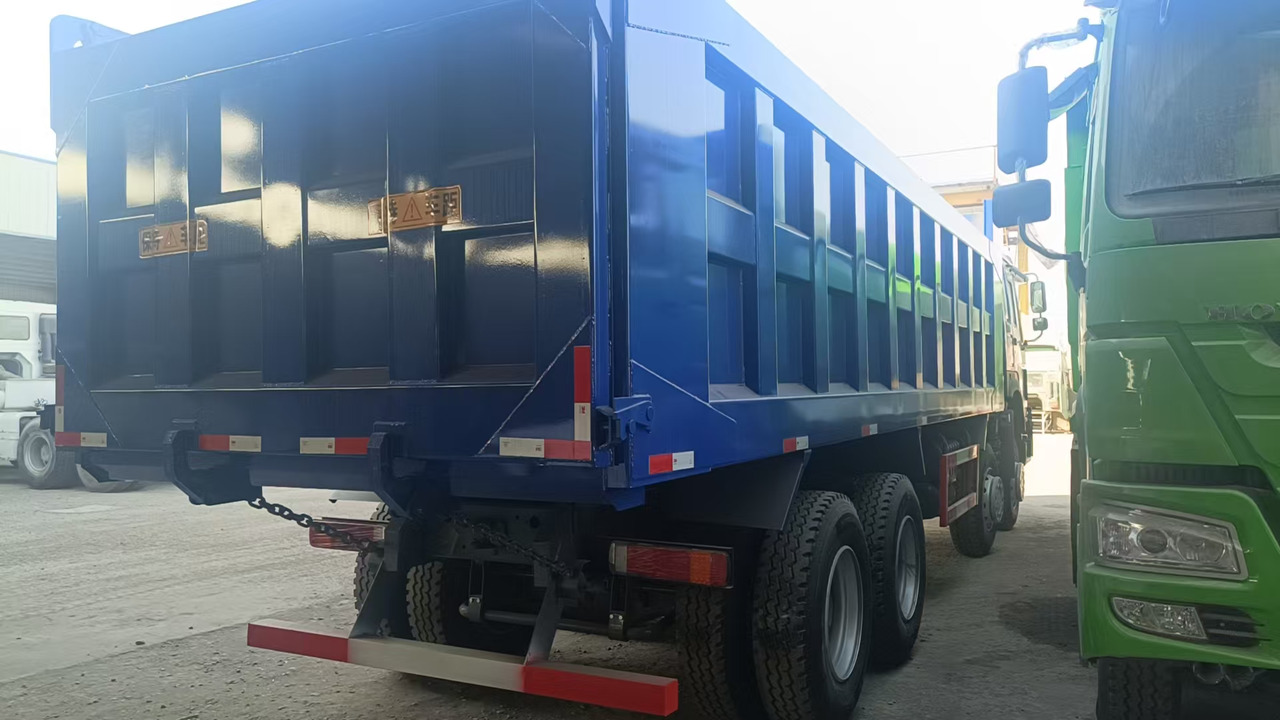 SINOTRUK HOWO 8x4 - Tippbil lastbil: bild 2 SINOTRUK HOWO 8x4 - Tippbil lastbil: bild 2