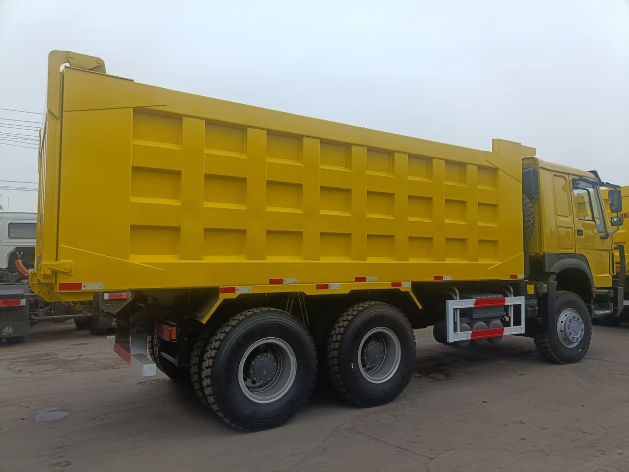 SINOTRUK HOWO - Tippbil lastbil: bild 4 SINOTRUK HOWO - Tippbil lastbil: bild 4