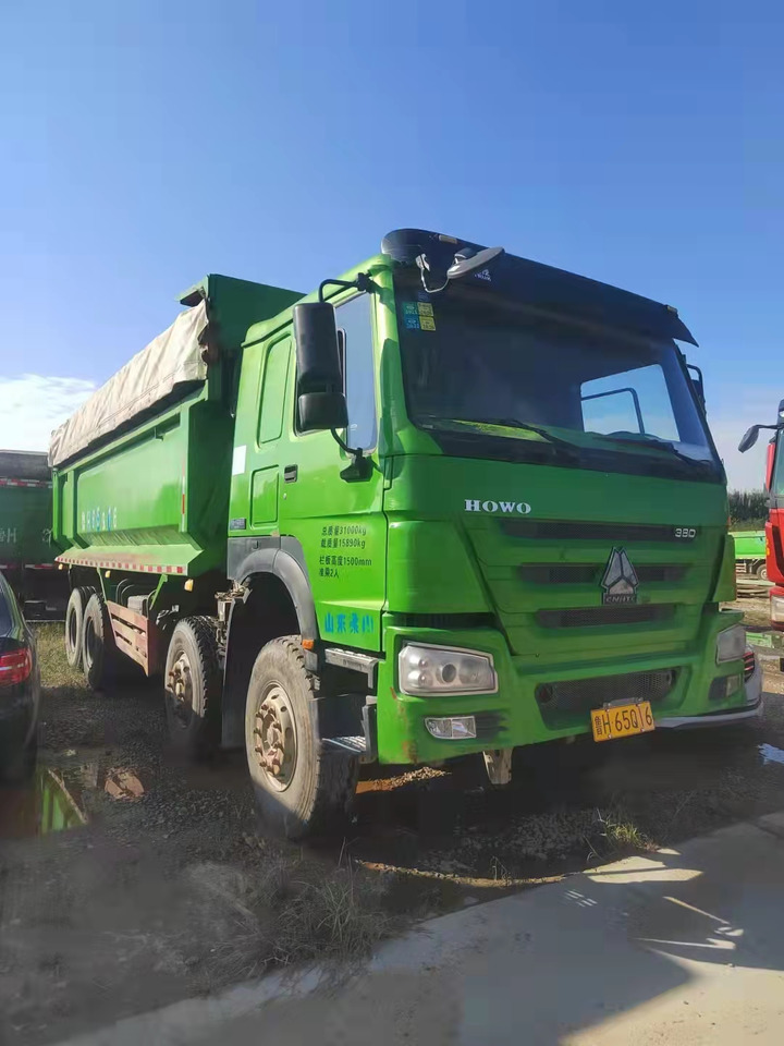 SINOTRUK HOWO - Lastbil med skåp: bild 2 SINOTRUK HOWO - Lastbil med skåp: bild 2