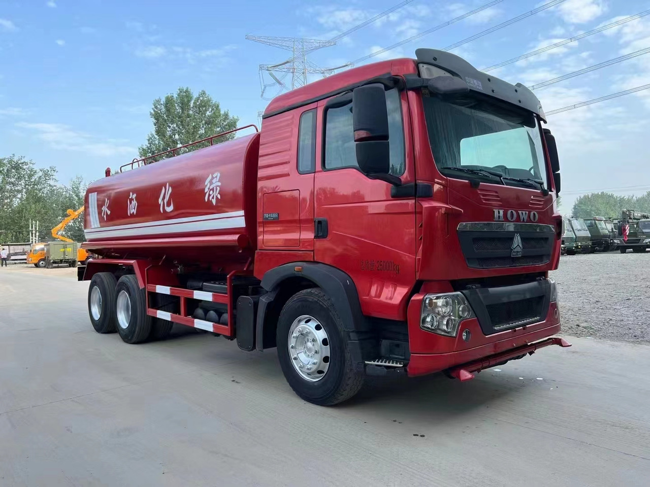 SINOTRUK HOWO sprinkler - Tankbil: bild 4 SINOTRUK HOWO sprinkler - Tankbil: bild 4