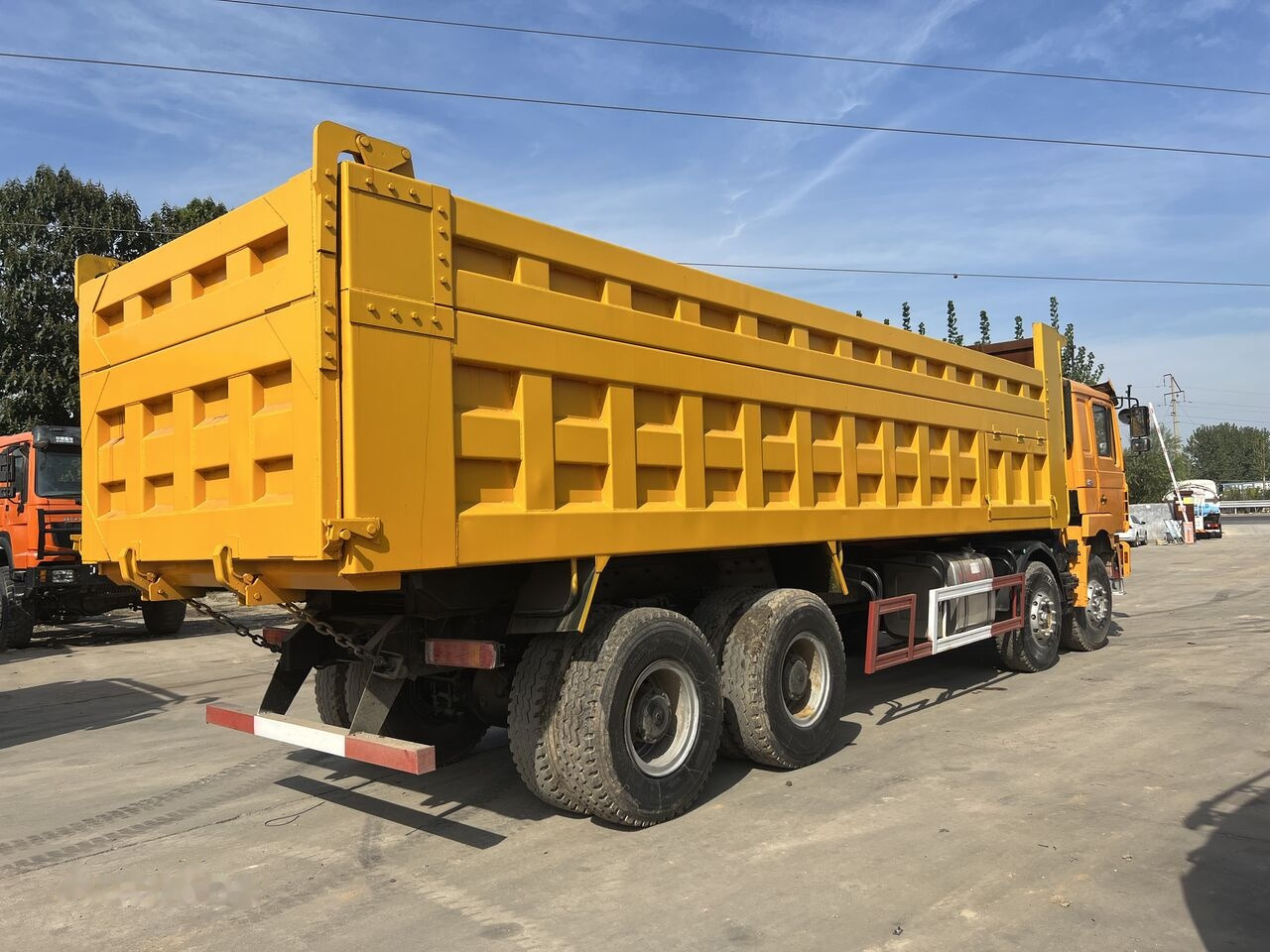 Shacman F3000 8*4 - Tippbil lastbil: bild 2 Shacman F3000 8*4 - Tippbil lastbil: bild 2