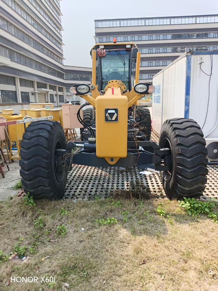 XCMG GR1653 - Väghyvel: bild 2 XCMG GR1653 - Väghyvel: bild 2