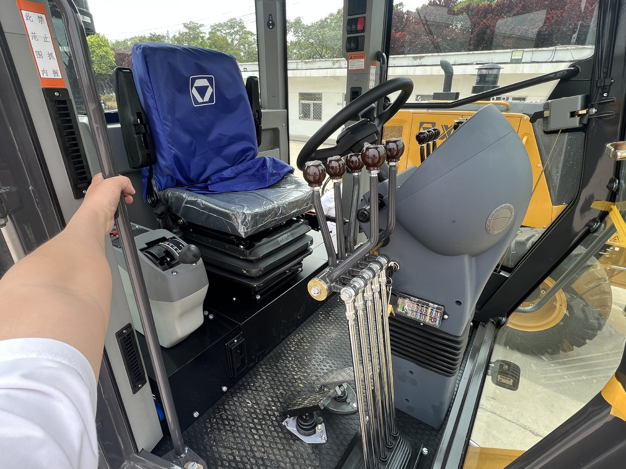 XCMG GR215 - Väghyvel: bild 5 XCMG GR215 - Väghyvel: bild 5