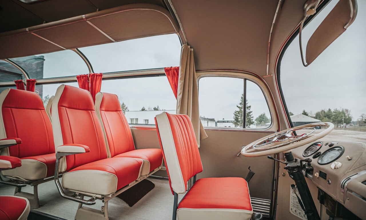 Mercedes-Benz 0321 HL - Förortsbuss: bild 2 Mercedes-Benz 0321 HL - Förortsbuss: bild 2