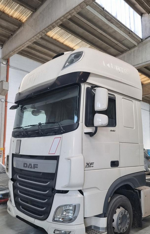 DAF XF 440 Euro 6 - Full Pneumatico - 2015 - Containerbil/ Växelflak lastbil: bild 3 DAF XF 440 Euro 6 - Full Pneumatico - 2015 - Containerbil/ Växelflak lastbil: bild 3