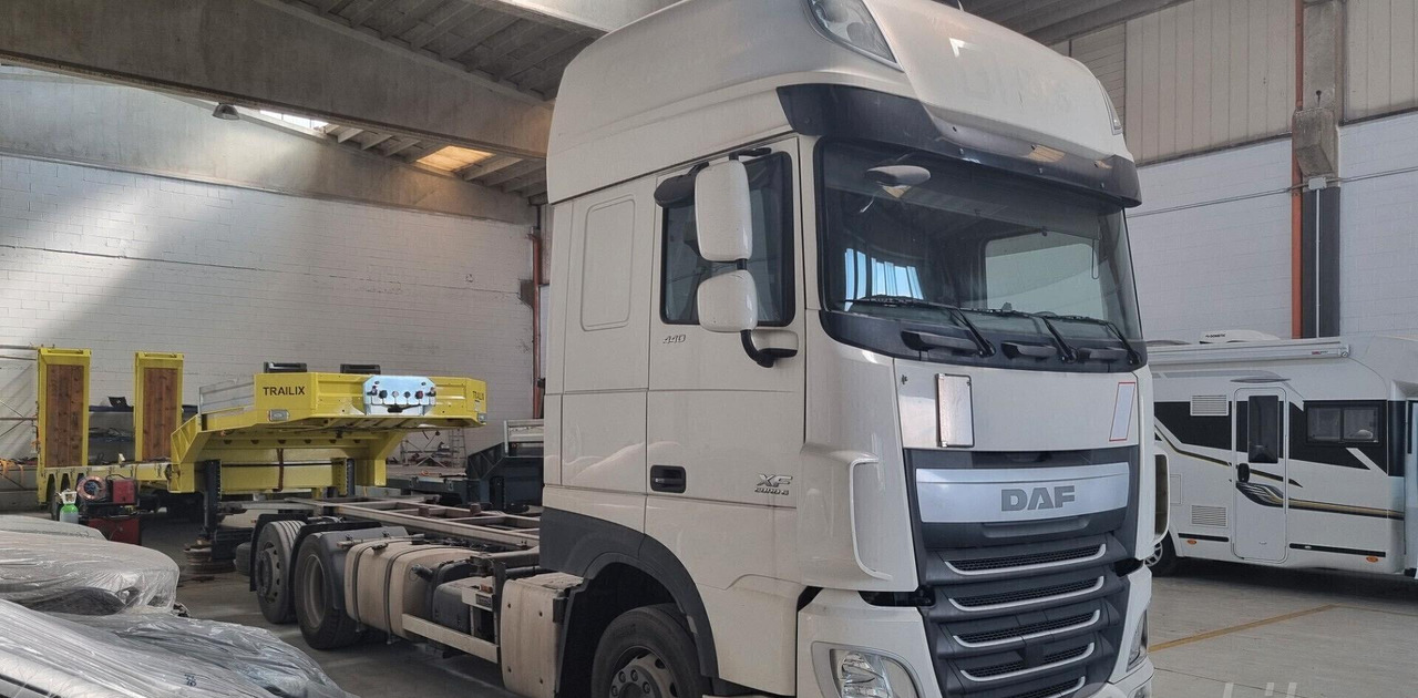 DAF XF 440 Euro 6 - Full Pneumatico - 2015 - Containerbil/ Växelflak lastbil: bild 4 DAF XF 440 Euro 6 - Full Pneumatico - 2015 - Containerbil/ Växelflak lastbil: bild 4