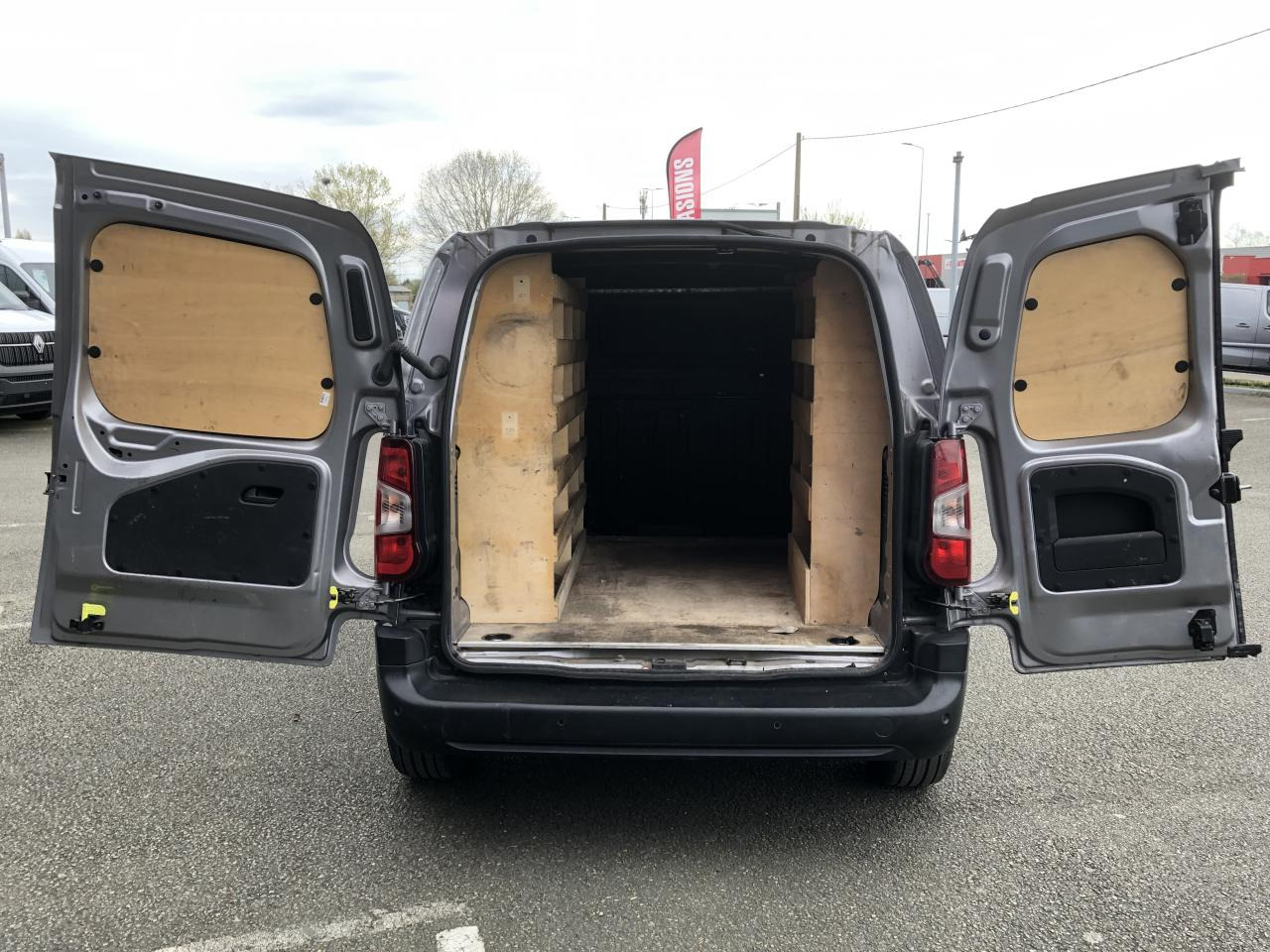 CITROEN berlingo M 1000KG BLUEHDI 130 S&S CLUB EAT8 - Skåpbil: bild 3 CITROEN berlingo M 1000KG BLUEHDI 130 S&S CLUB EAT8 - Skåpbil: bild 3