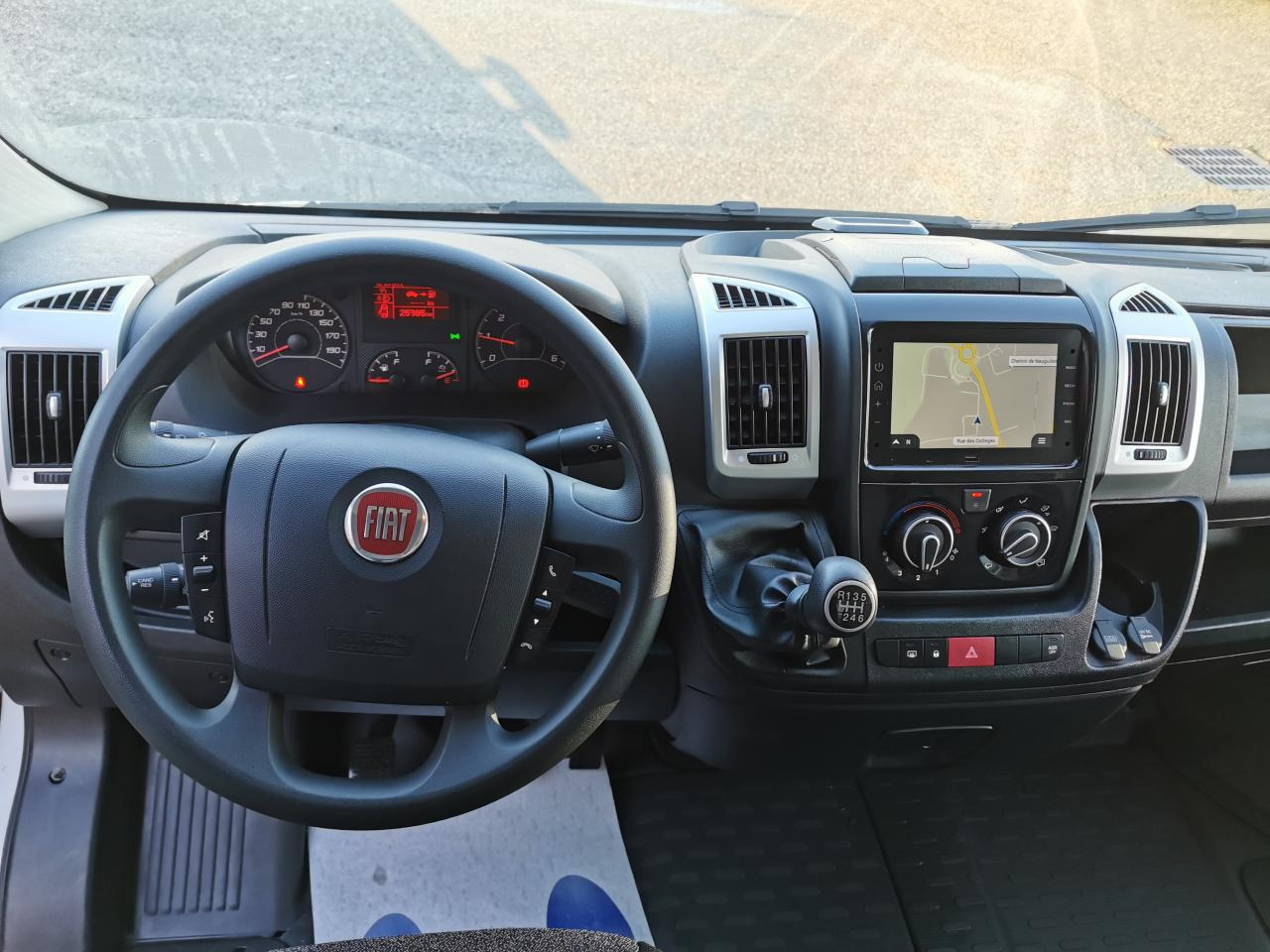 FIAT DUCATO 3T5 CAISSE + HAYON 2.2 HDI 140CH - Volymskåp: bild 4 FIAT DUCATO 3T5 CAISSE + HAYON 2.2 HDI 140CH - Volymskåp: bild 4