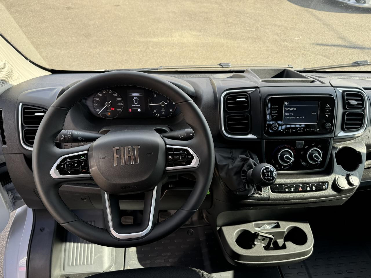 FIAT Ducato Maxi 3.5 XL 2.2 - 140 S&S III PLATEAU CABINE Plateau cabine Maxi 3.5 XL PHASE 4 - Transportbil med flak: bild 5 FIAT Ducato Maxi 3.5 XL 2.2 - 140 S&S III PLATEAU CABINE Plateau cabine Maxi 3.5 XL PHASE 4 - Transportbil med flak: bild 5