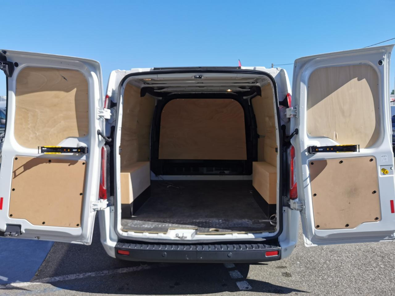 FORD Transit Custom 2.0 TDCi - 130 - BVA S&S TRANSIT CUSTOM FOURGON Fourgon 300 L1H1 Trend Business P - Skåpbil: bild 3 FORD Transit Custom 2.0 TDCi - 130 - BVA S&S TRANSIT CUSTOM FOURGON Fourgon 300 L1H1 Trend Business P - Skåpbil: bild 3