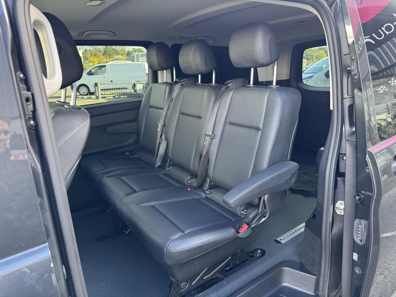 MERCEDES Vito MIXTO Extra Long 3.05t 119 CDI BlueEfficiency - BVA 9G-Tronic Propulsion MIXTO - BM 447 first - Skåpbil: bild 4 MERCEDES Vito MIXTO Extra Long 3.05t 119 CDI BlueEfficiency - BVA 9G-Tronic Propulsion MIXTO - BM 447 first - Skåpbil: bild 4