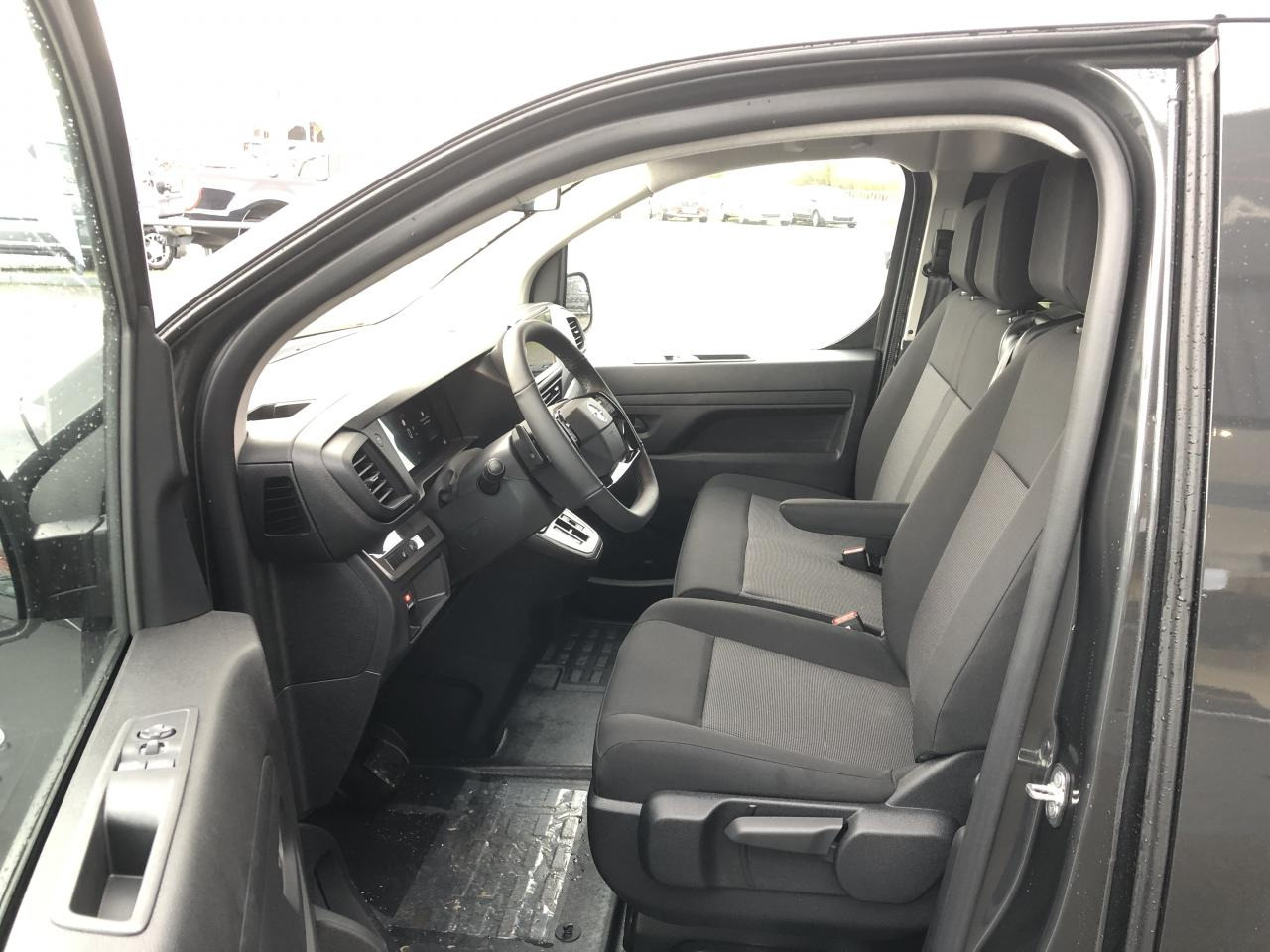 OPEL Vivaro XL 2.2 Diesel - 180CH EAT8 CABINE APPROFONDIE 5 PLACES - Skåpbil: bild 5 OPEL Vivaro XL 2.2 Diesel - 180CH EAT8 CABINE APPROFONDIE 5 PLACES - Skåpbil: bild 5