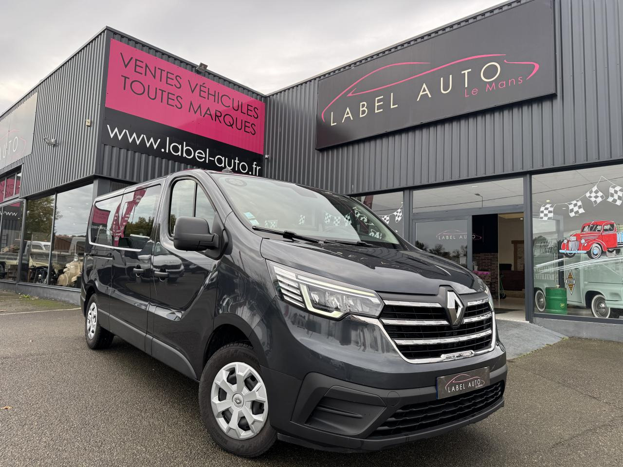 RENAULT Trafic L2 2.0 Energy dCi - 150 - S&S III COMBI Combi Zen L2H1 PHASE 3 - Övrig maskin: bild 2 RENAULT Trafic L2 2.0 Energy dCi - 150 - S&S III COMBI Combi Zen L2H1 PHASE 3 - Övrig maskin: bild 2