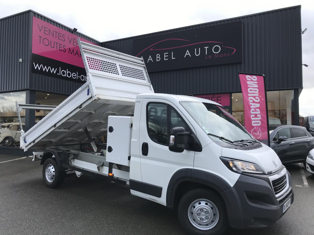 PEUGEOT BOXER 3T5 BENNE + COFFRE 2.2 HDI 165CH - Transportbil med tippflak: bild 1 PEUGEOT BOXER 3T5 BENNE + COFFRE 2.2 HDI 165CH - Transportbil med tippflak: bild 1