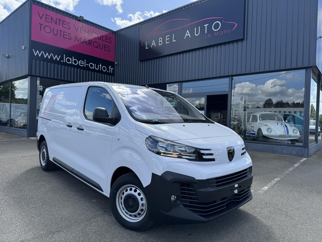 PEUGEOT Expert M 2.0 BlueHDi - 145 III FOURGON Fourgon PHASE 2 - Skåpbil: bild 1 PEUGEOT Expert M 2.0 BlueHDi - 145 III FOURGON Fourgon PHASE 2 - Skåpbil: bild 1