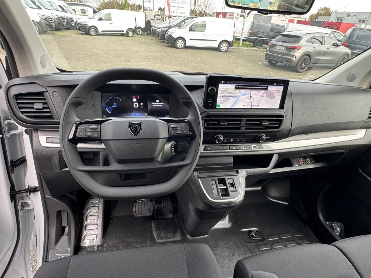 PEUGEOT Expert M 2.0 BlueHDi - 180 S&S - BV EAT8 III FOURGON Fourgon PHASE 2 - Skåpbil: bild 4 PEUGEOT Expert M 2.0 BlueHDi - 180 S&S - BV EAT8 III FOURGON Fourgon PHASE 2 - Skåpbil: bild 4